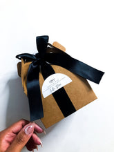 Cargar imagen en el visor de la galería, Gift Wrapped Bath Salt|Bath Salts|Bath Salt||Gift for Her|Gift for Him|Bath Salt Gift Set|Personal Care|Spa Gift Set|Christmas Gifts|
