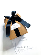 Carica l&#39;immagine nel visualizzatore di Gallery, Gift Wrapped Bath Salt|Bath Salts|Bath Salt||Gift for Her|Gift for Him|Bath Salt Gift Set|Personal Care|Spa Gift Set|Christmas Gifts|
